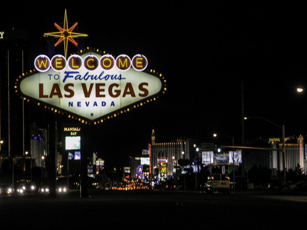 wallpaper las vegas sign at night